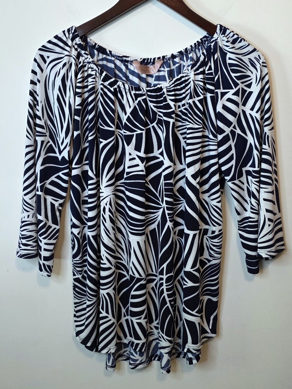 Amana Bold Palm Leaf Navy White 3/4 Sleeve Top Scoop Neck Stretch Boho Size XL